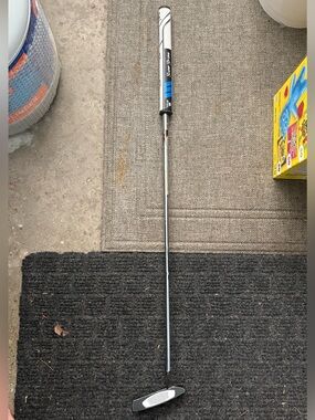 TaylorMade Black and Silver Blade Putter